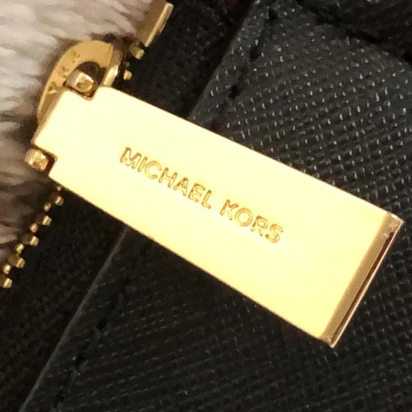 MICHAEL Michael Kors Back Clutch Wristlet OBO - Picture 3 of 10